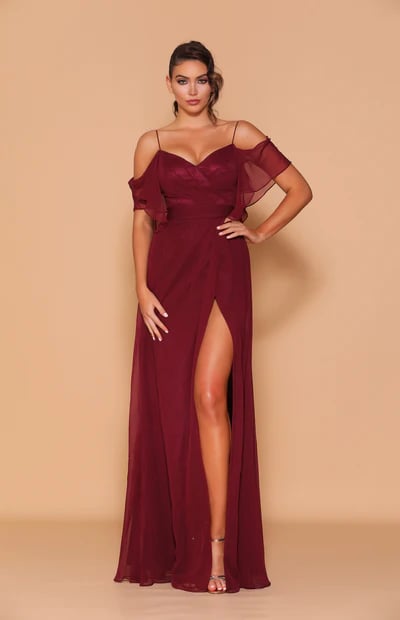 A gorgeous and beautiful long dress which features a V-cut back and a sweetheart neckline